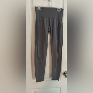 NVGTN Leggings Small Contour Seamless Graphite Gray Women's Workout Gym Pants